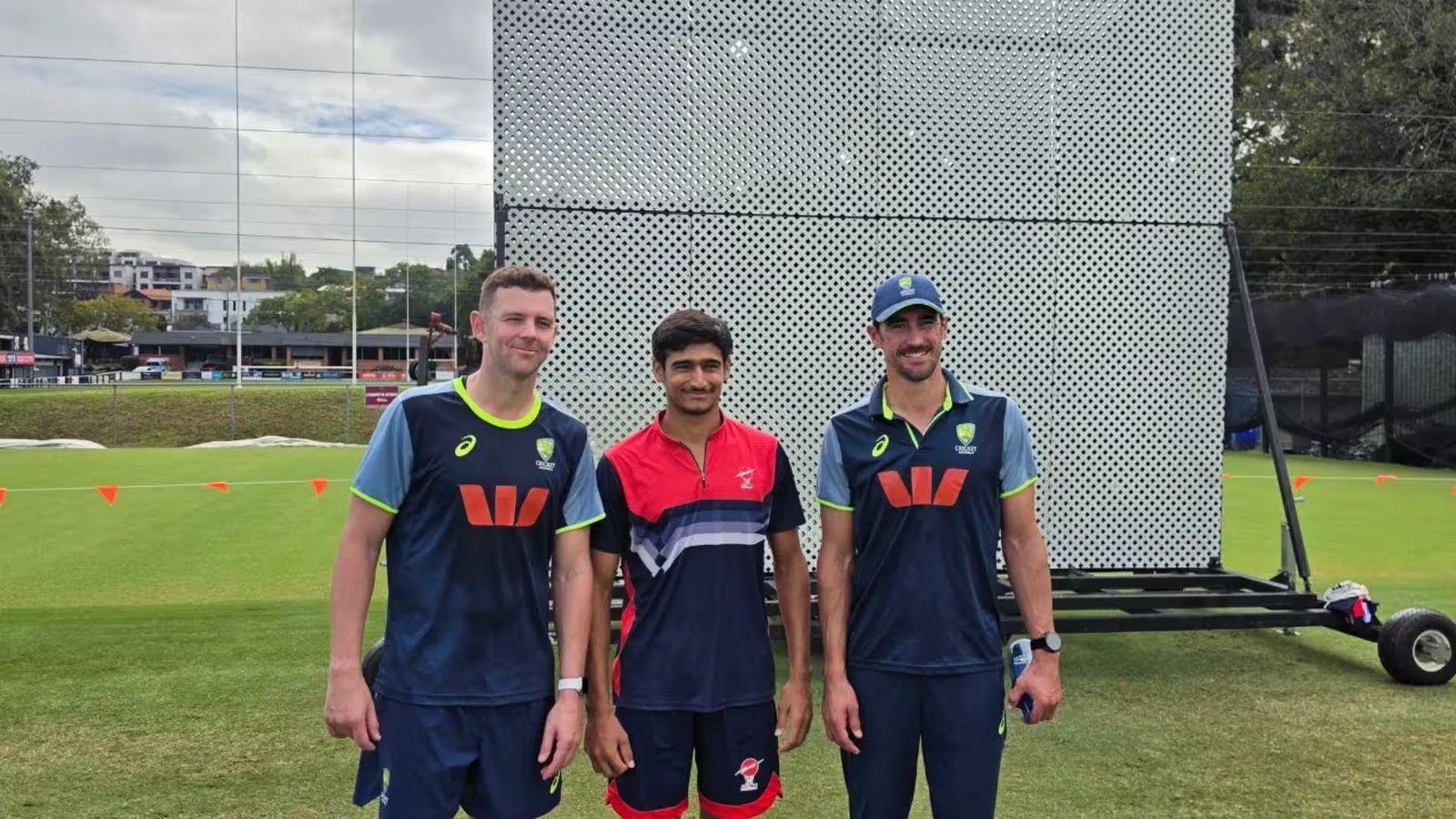 Abhishek Moond, Josh Hazlewood, Mitchell Starc